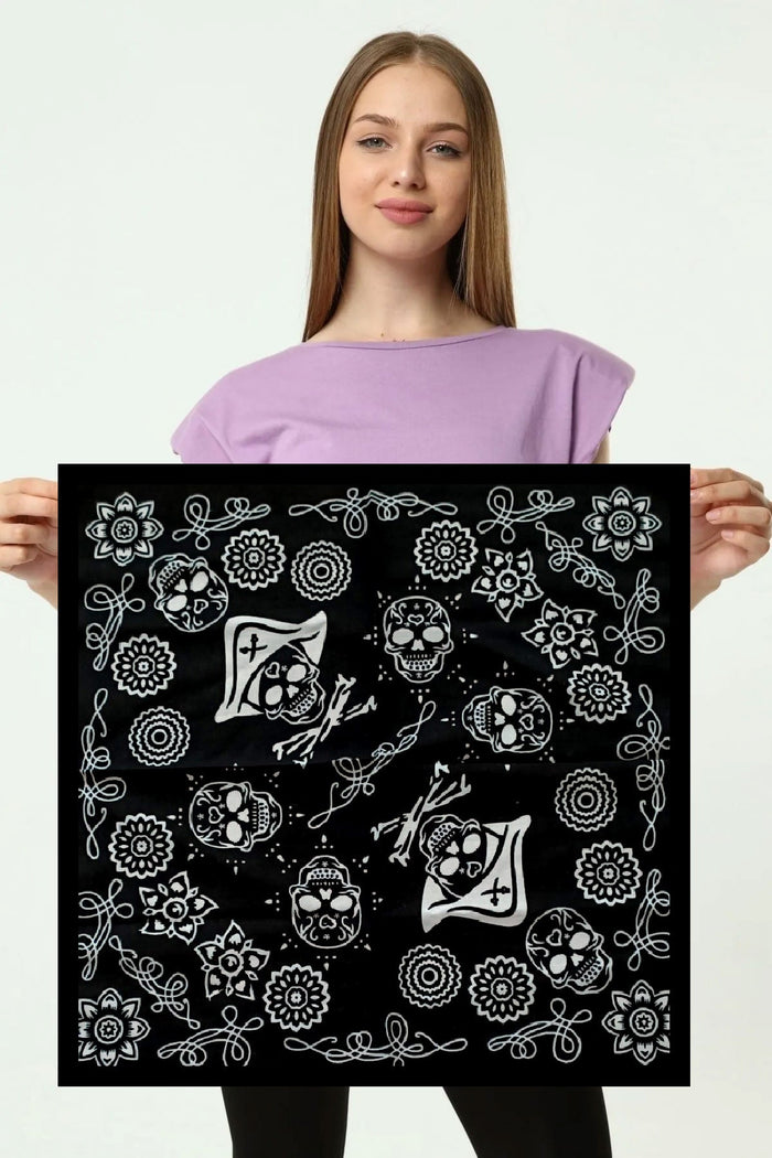 Pamuklu Kurukafa Desenli Siyah Bandana Fular - Indirimsepeti