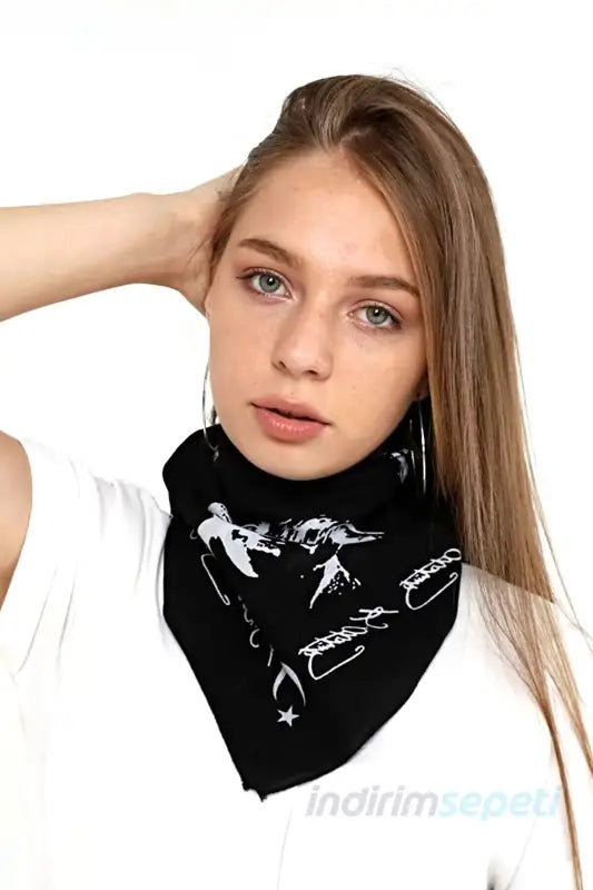 Atatürk Silüetli ve Imzalı Siyah Pamuk Kumaş Fular - Bandana - 23 Nisan, 29 Ekim, 19 Mayıs - Indirimsepeti