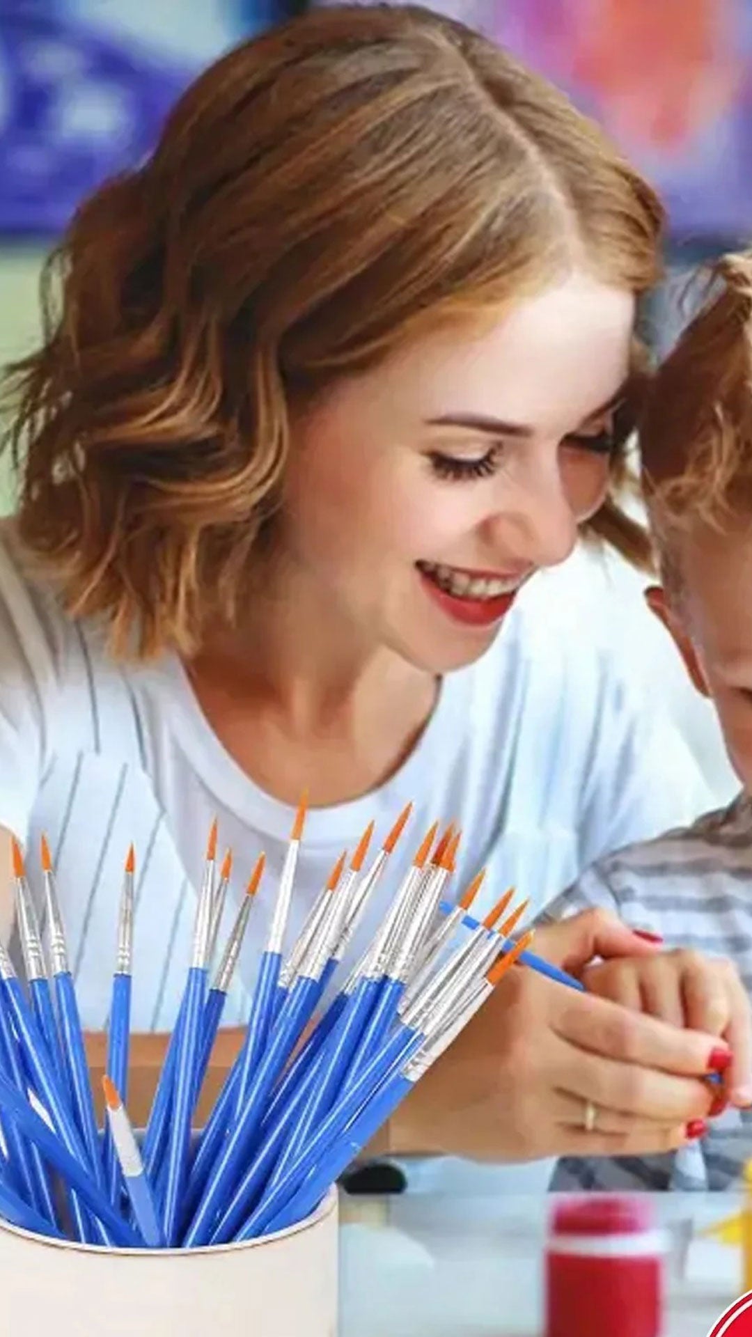 Boyama Başlangıç Seti 100’lü 3ml Boya Kutusu ve 100’lü Fırça, okul ve atölye kullanımı için ideal sanatsal malzeme seti. Sızdırmaz boya kapları ve mavi saplı fırçalar ile hobi ve eğitim amaçlı kullanıma uygundur.