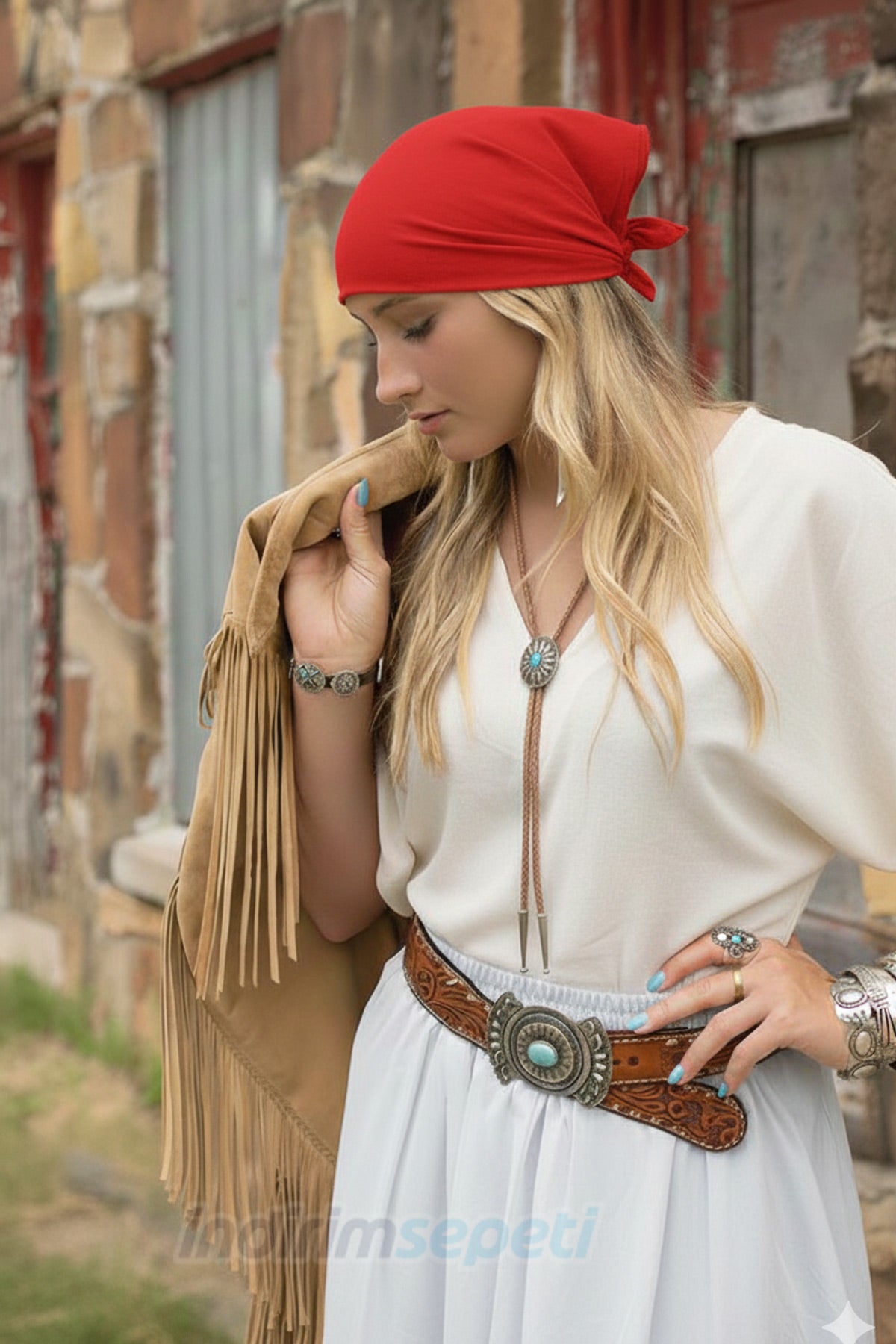 Kırmızı Düz Pamuklu Bandana – Günlük Kullanım İçin Hafif ve Çok Amaçlı Saç Aksesuarı