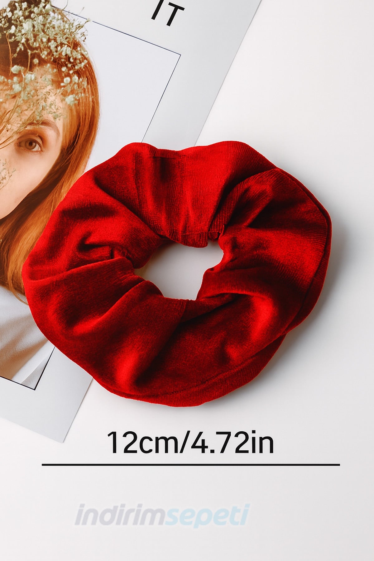 Kadife Saç Lastik Toka – Büyük Boy Nazik, Şık ve Günlük Kullanıma Uygun Kadın Saç Aksesuarı Kırmızı