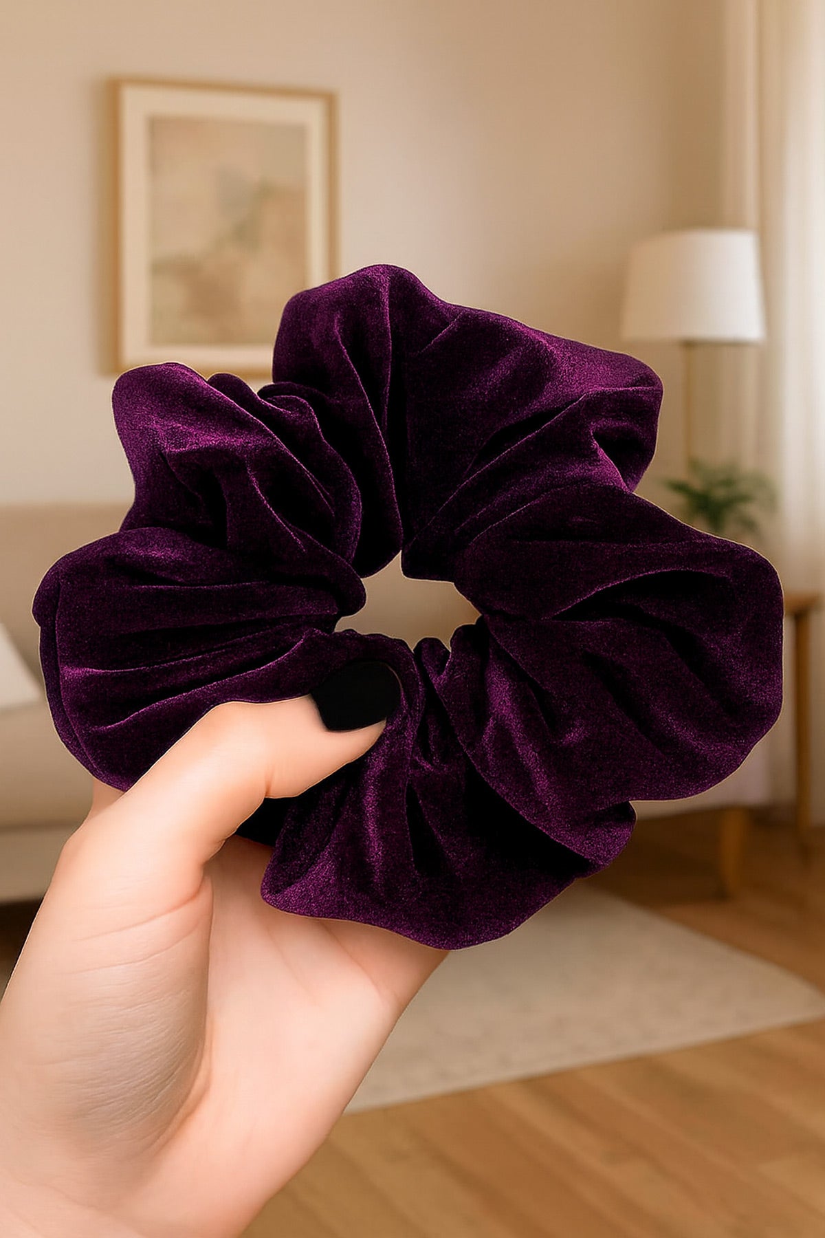 Kadife Saç Lastik Toka – Büyük Boy Nazik, Şık ve Günlük Kullanıma Uygun Kadın Saç Aksesuarı Mor