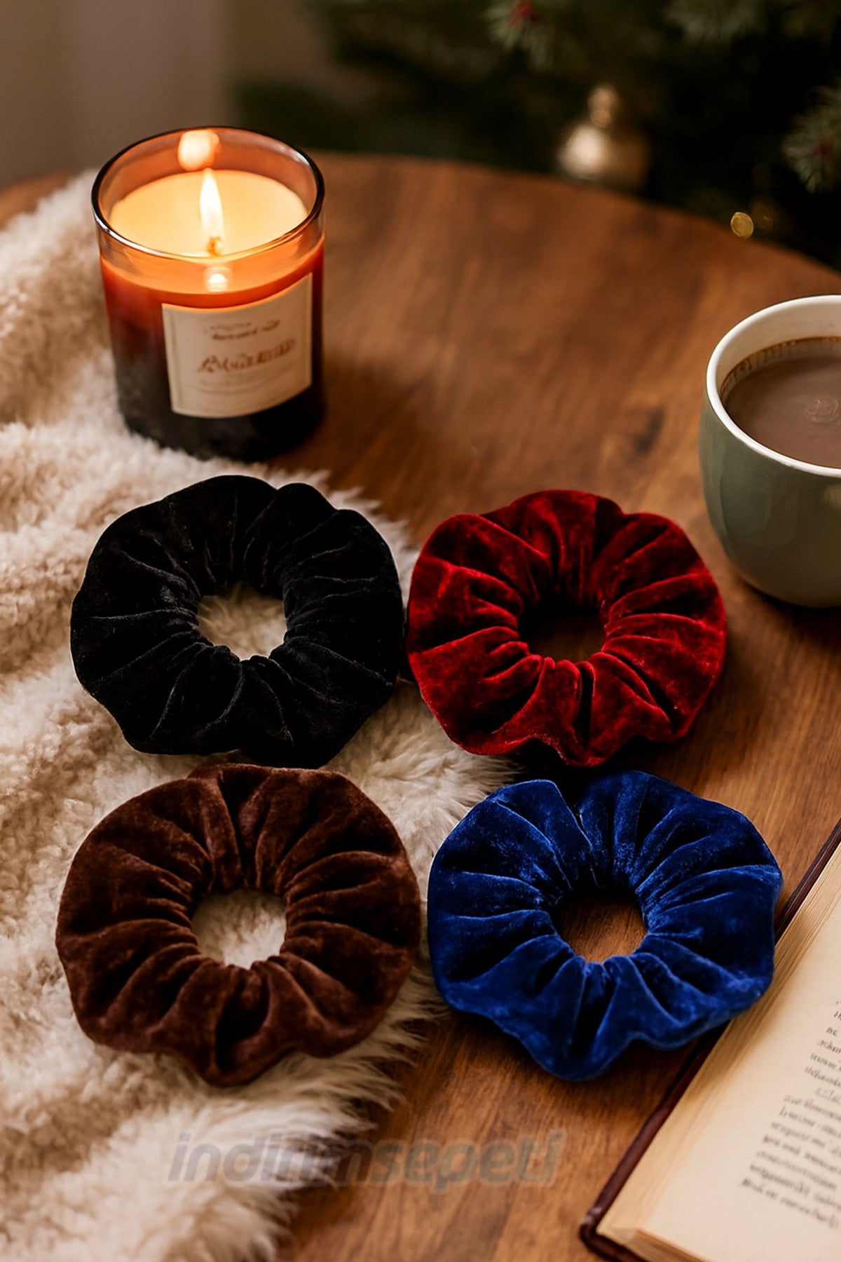 Kadife Saç Lastik Toka – Büyük Boy | Siyah, Kırmızı, Saks Mavisi ve Kahverengi | Nazik, Şık ve Günlük Kullanıma Uygun Kadın Saç Aksesuarı