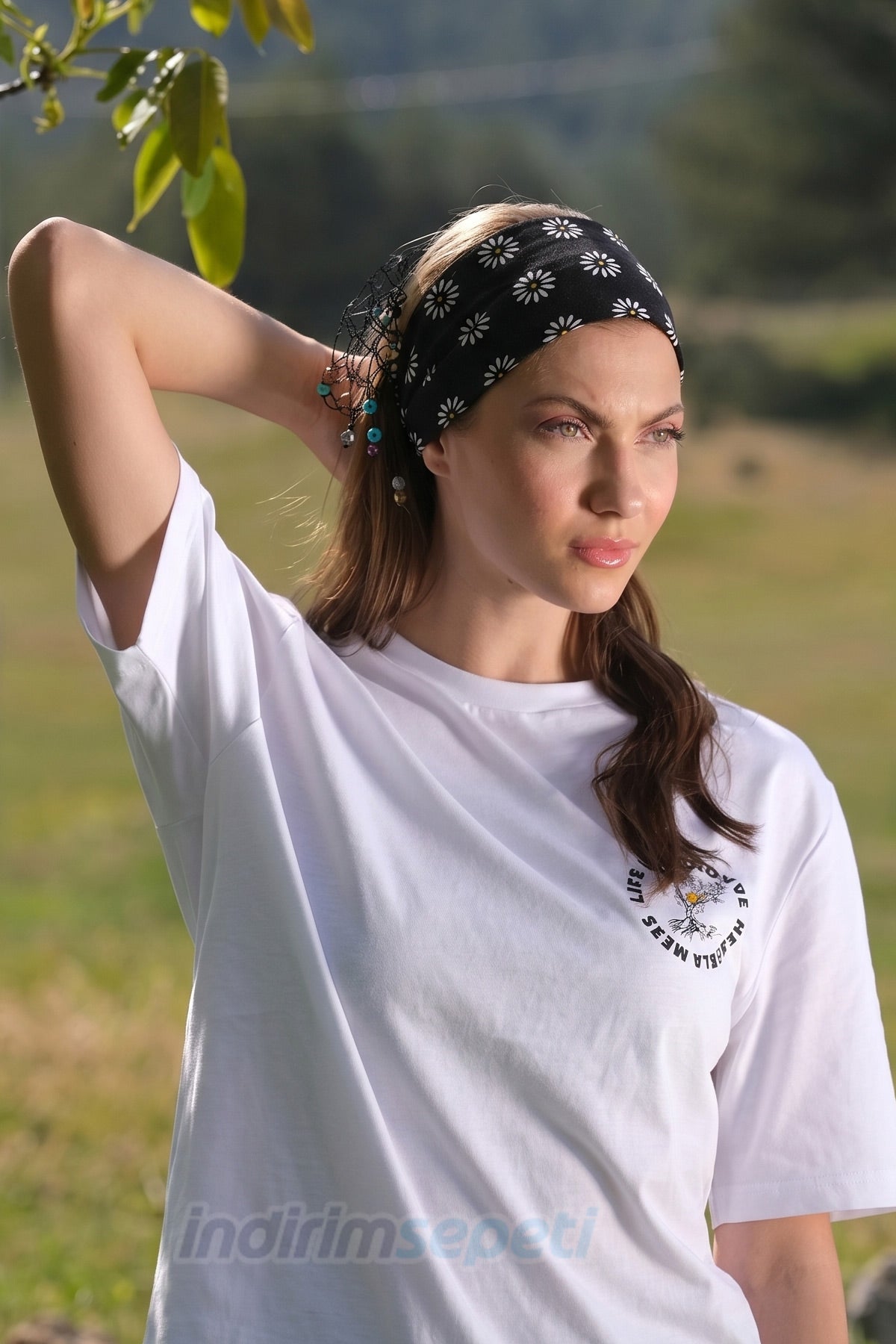 Siyah Papatya Desenli Lastikli Bandana – Pratik Kullanım, Günlük Tarz ve Saç Toplayıcı Model - indirimsepeti