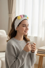 Ponponlu Peluş Makyaj Saç Bandı – Yumuşak Dokulu, 5 Ponponlu, Cilt Dostu Banyo ve Günlük Kullanım Bandı