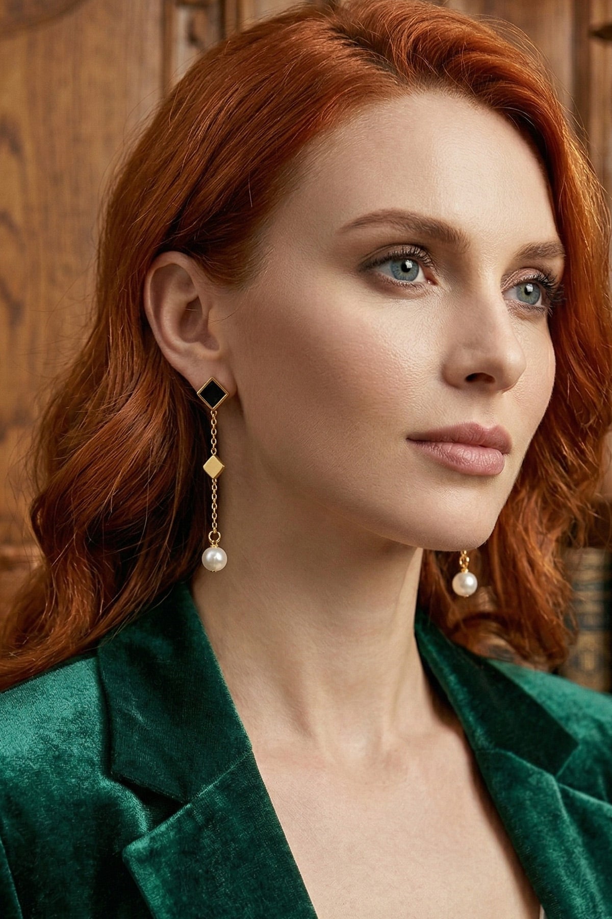 Zincirli Sallantılı İnci Küpe İnci Detaylı Siyah Mineli Sallantılı Çelik Küpe