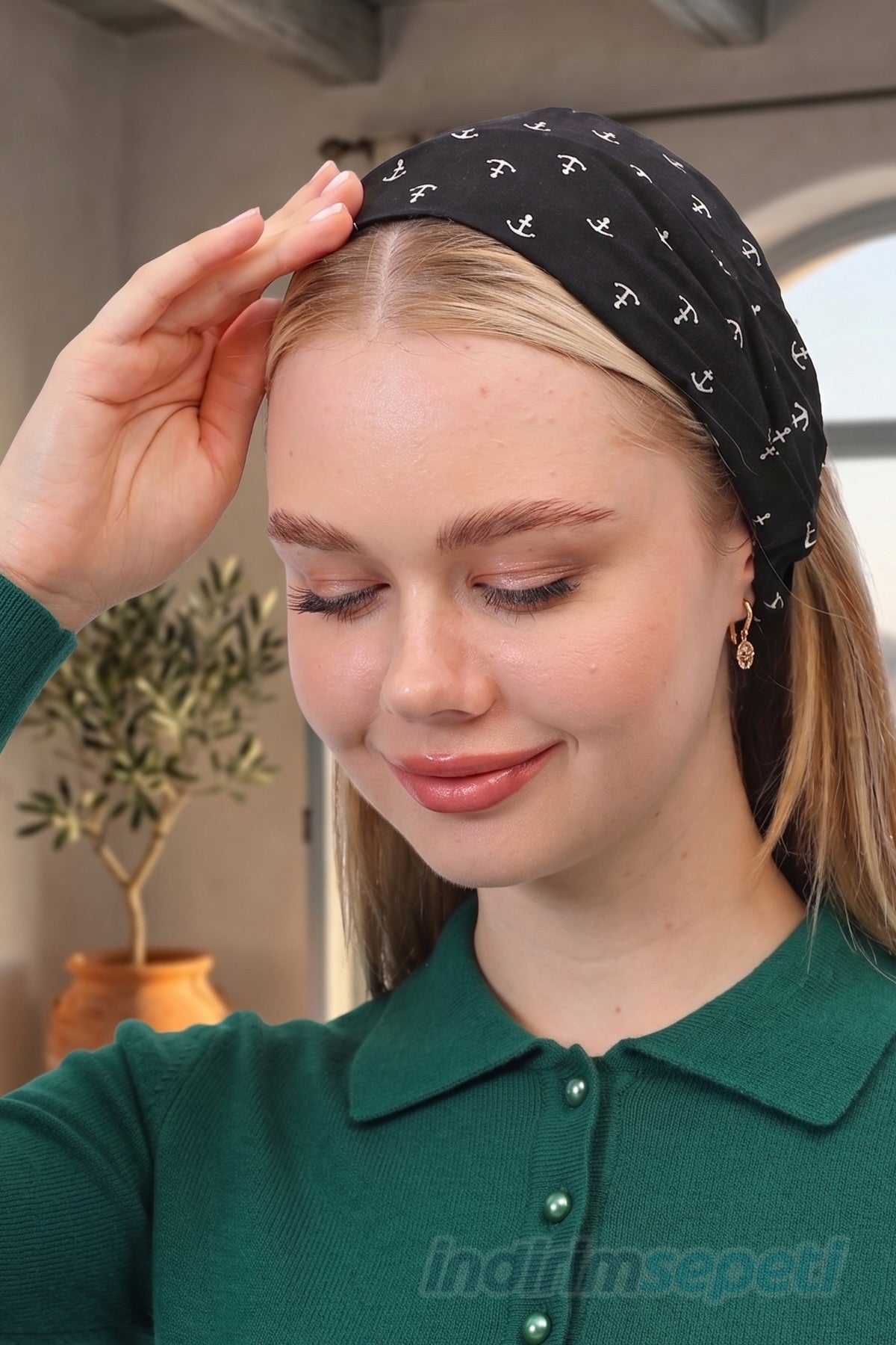 Siyah Çapa Desenli Lastikli Bandana | Pamuklu Kumaş Elle Dikilmiş Boncuk Detaylı Saç Bandı - indirimsepeti