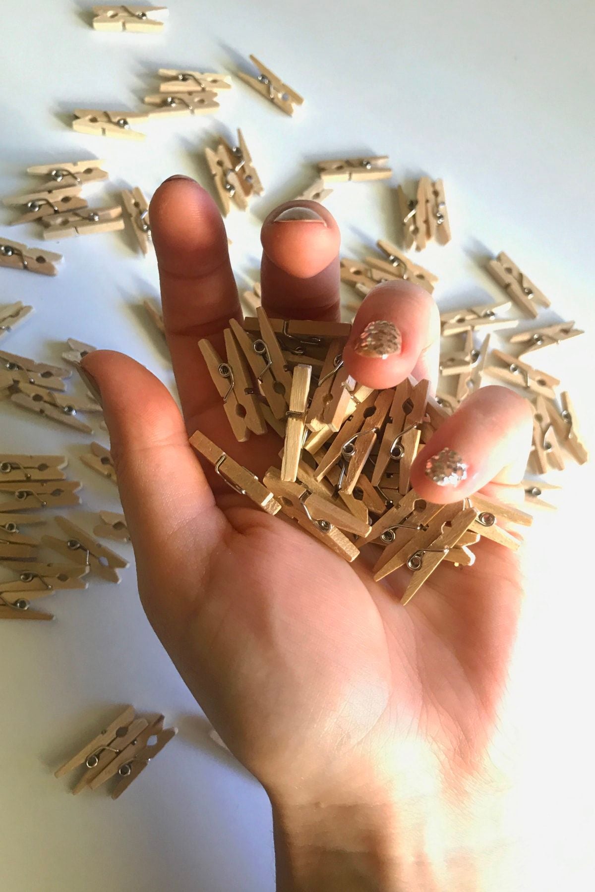 100 Adet Ahşap Küçük 2,5cm Mandal, Ataç Fotoğraf Askısı Mandalı - Indirimsepeti