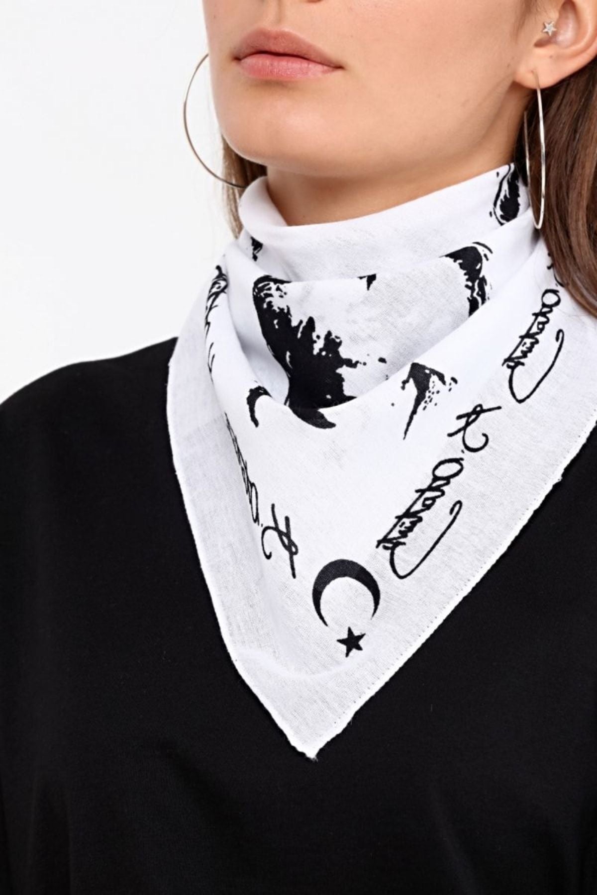Atatürk Silüetli ve Imzalı Beyaz Pamuk Kumaş Fular - Bandana - 23 Nisan, 29 Ekim, 19 Mayıs - Indirimsepeti
