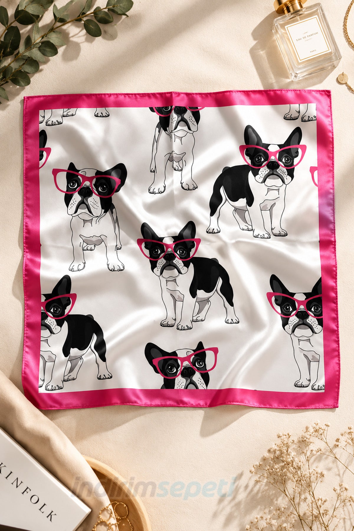 Pembe Çerçeveli Köpek Desenli Saten Fular 50x50 cm – Şık ve Eğlenceli Tasarım Bandana