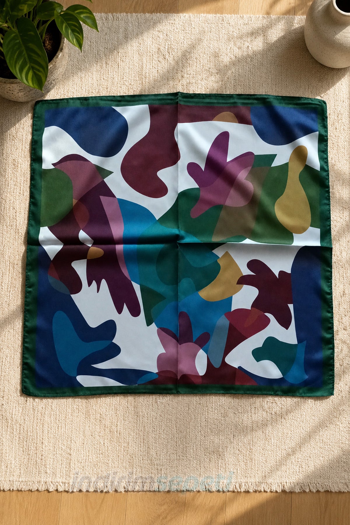 Soyut Sanat Desenli  Dalgalı Yeşil Lacivert Saten Bandana Fular 50x50 cm