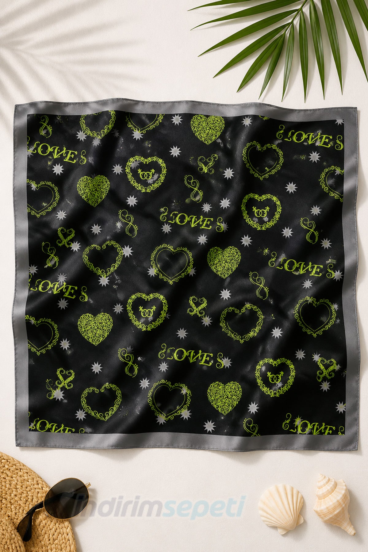 Siyah Neon Yeşili Kalp Desenli Saten Bandana 50x50 cm - Yazlık Lüks Fular