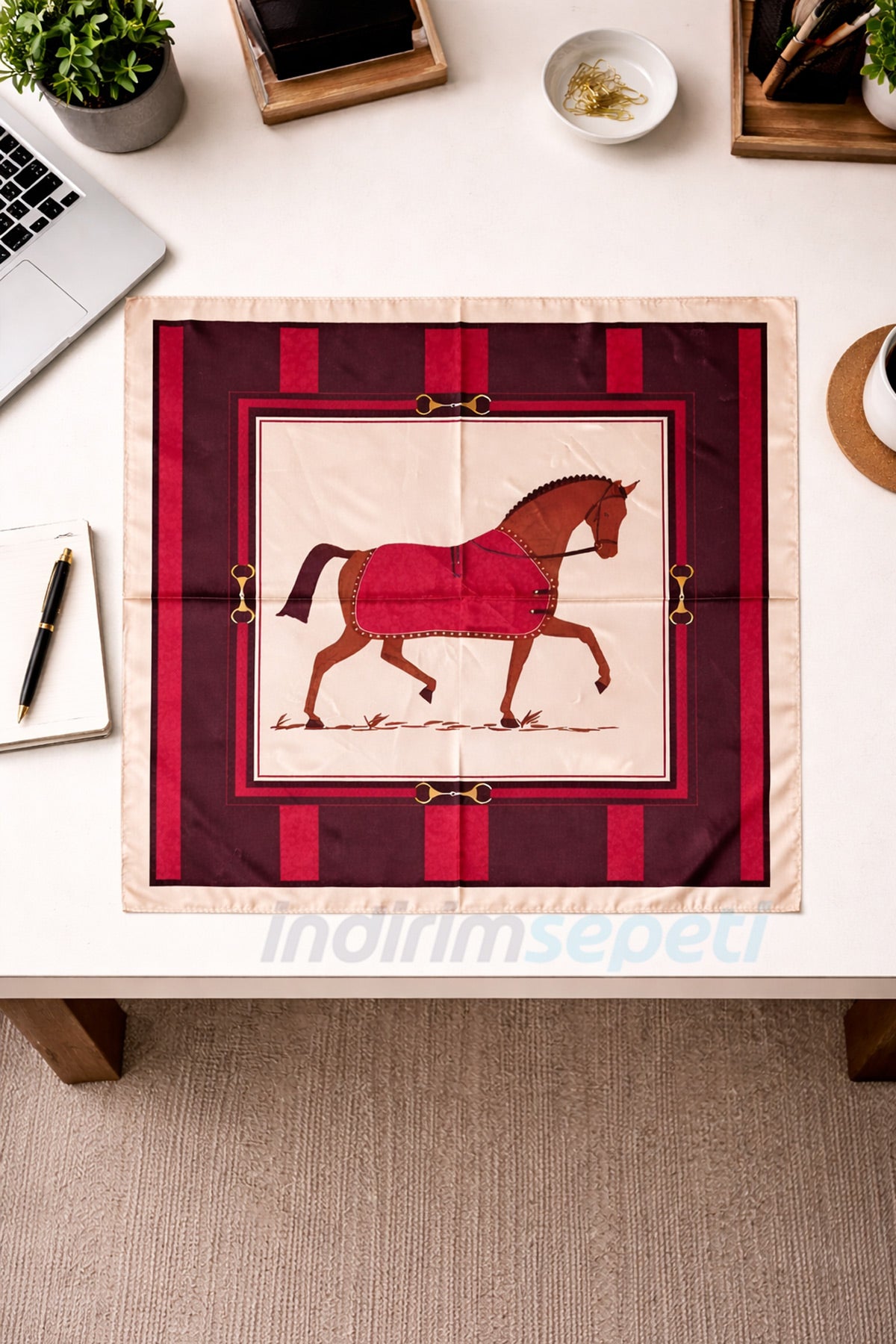 Binicilik Temalı At Figürlü Saten Kare Fular & Bandana 50x50 cm - Bordo Equestrian Stil At Motifli - indirimsepeti