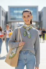 Limon Desenli Saten Bandana ve Boyun Fuları 50x50 cm – Canlı, Doğal ve Kombin Tamamlayıcı