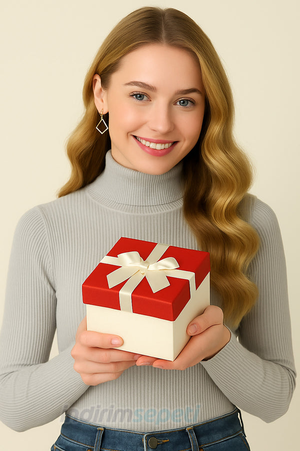 Kırmızı veya Krem 3’lü Hediye Kutusu Seti – Kurdeleli Kapaklı Kare Özel Gün Hediye Kutuları