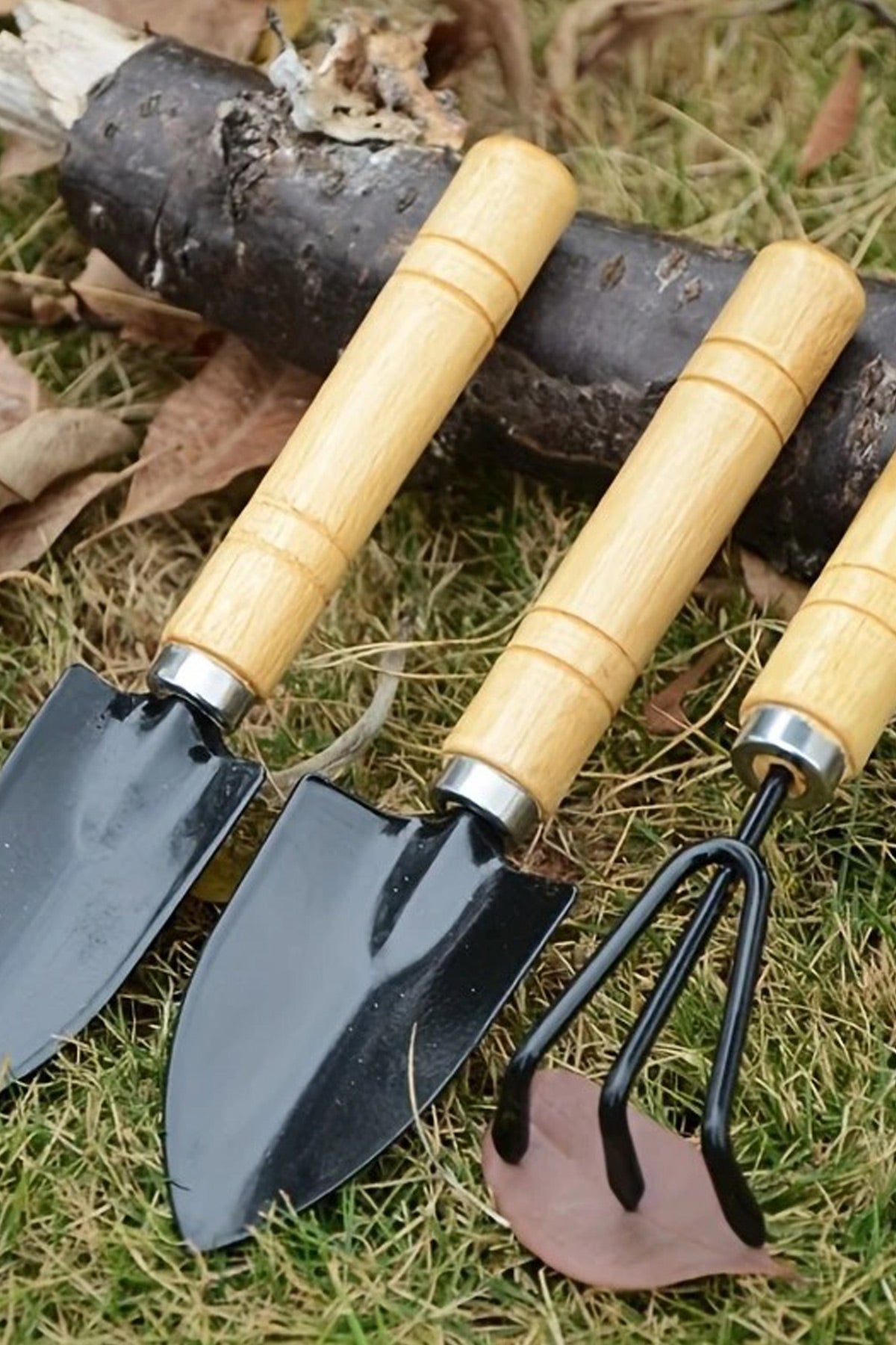 Ahşap Saplı Metal Uçlu 3 Parça Mini Tırmık ve Kürek Çiçek Bitki Fidan Dikim Çapalama Hobi Bakım Seti - Indirimsepeti