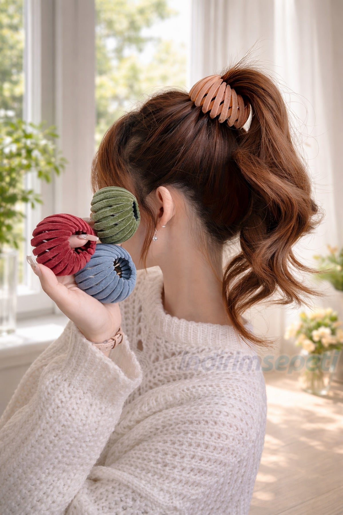 Havlu Tarz Saç Topuzu Aparatı Renkli Saç Tokası Klipsi Taraklı Saç Toplama Tokası 1 Adet Karışık