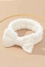 Makyaj ve Cilt Bakım Peluş Seti 3’lü – Su Akıtmaz Yumuşak Beyaz Saç Bandı & Bilek Bantları | Spa